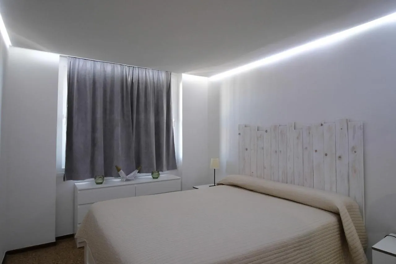 Apartamentos la Nogalera Torremolinos España